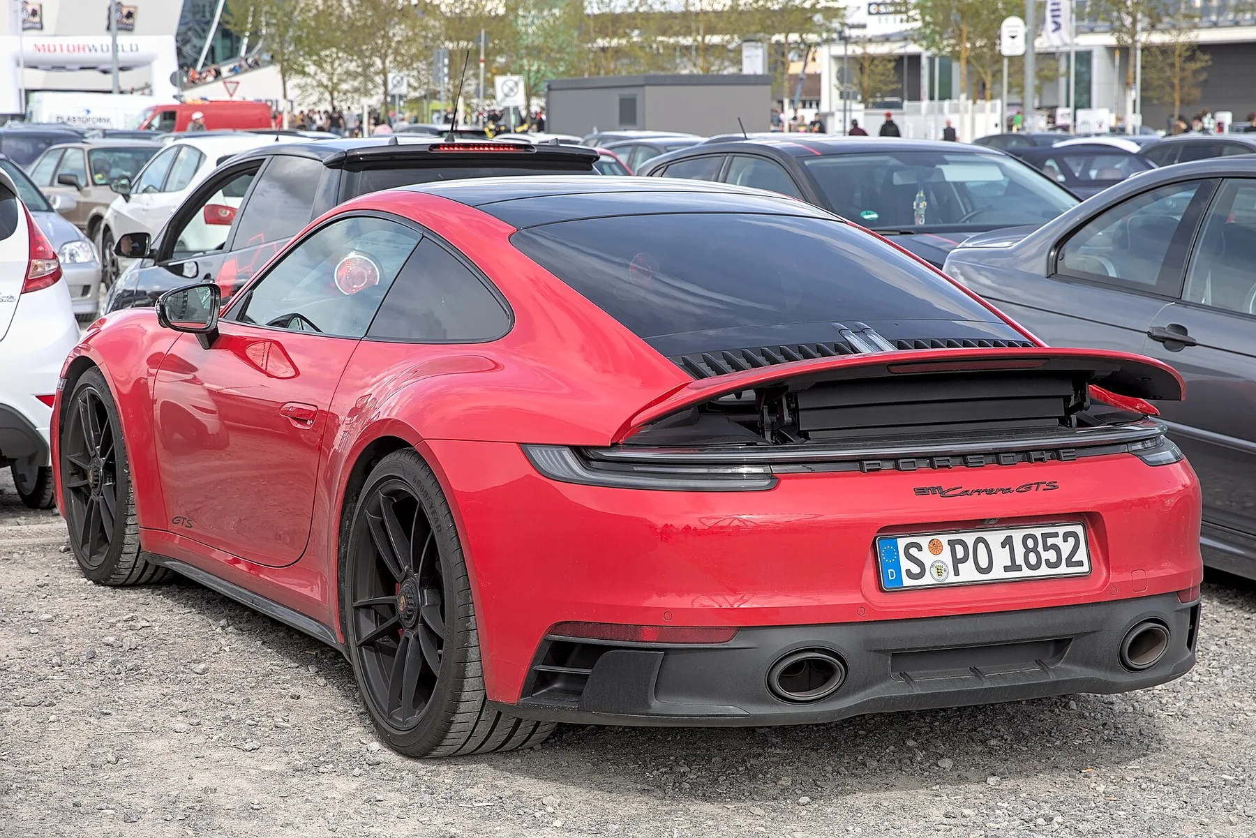 Source photograph of a 911 Carrera GTS