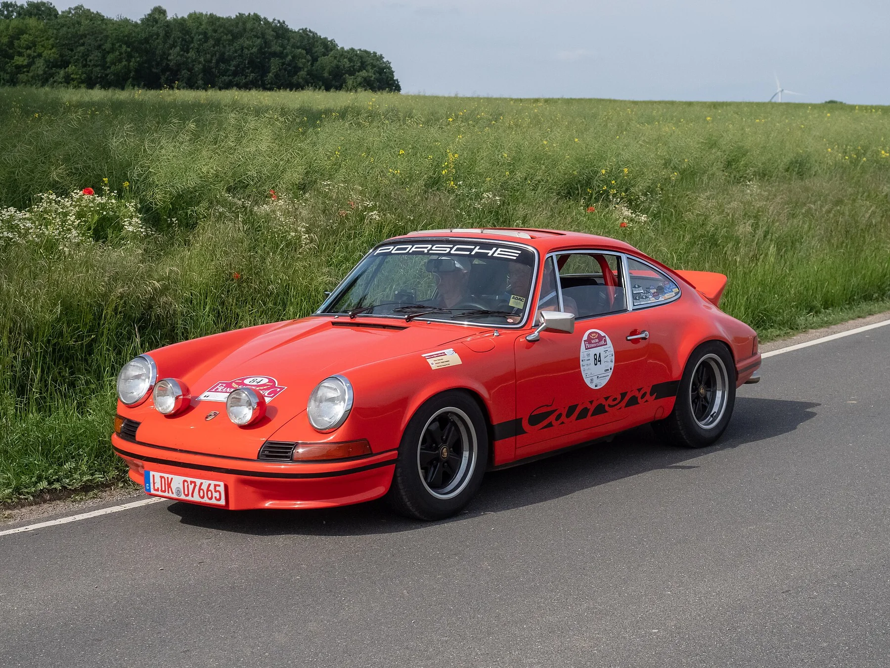 Source photograph of a 911 Carrera RS 2.7
