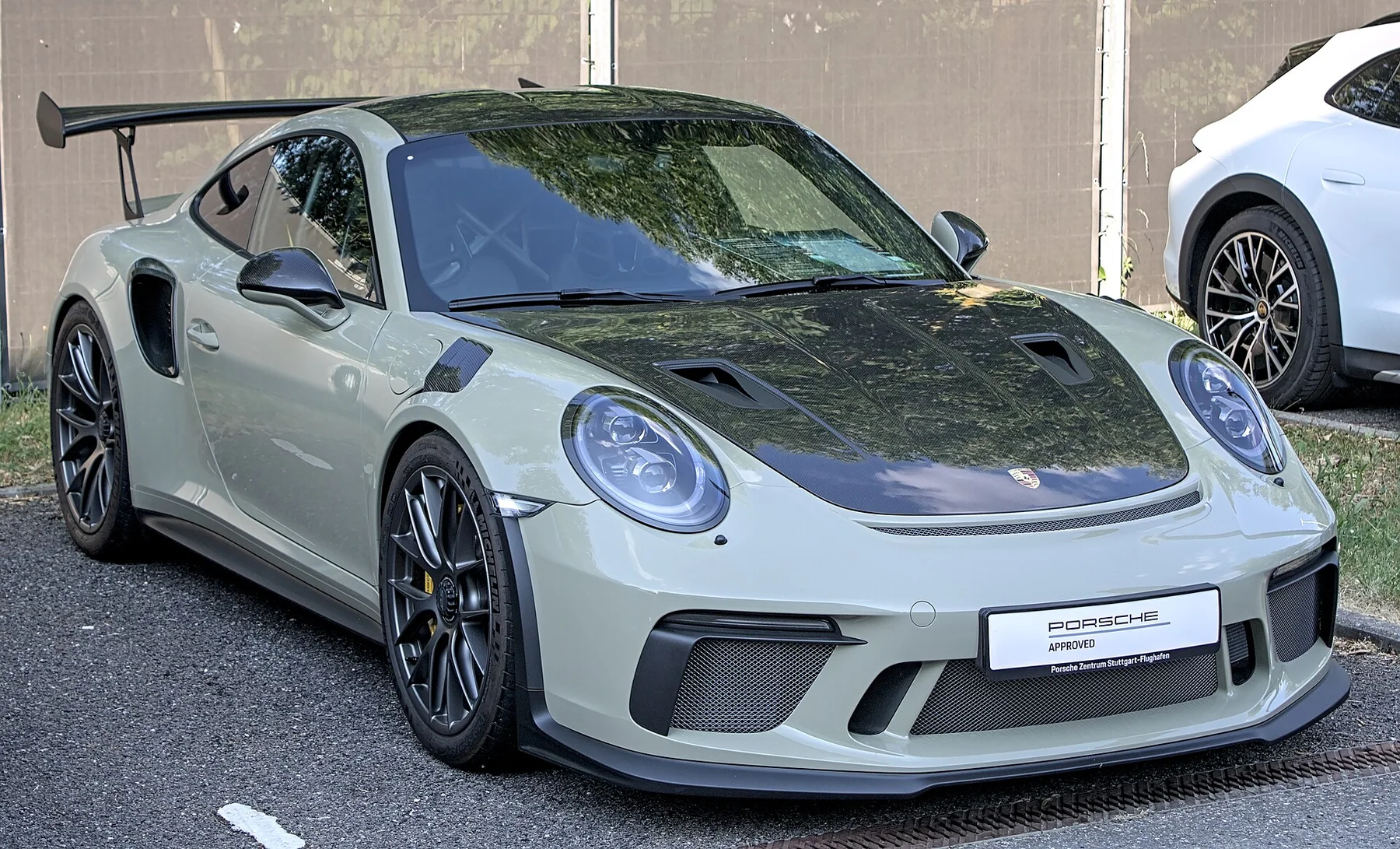 Source photograph of a 911 GT3 RS