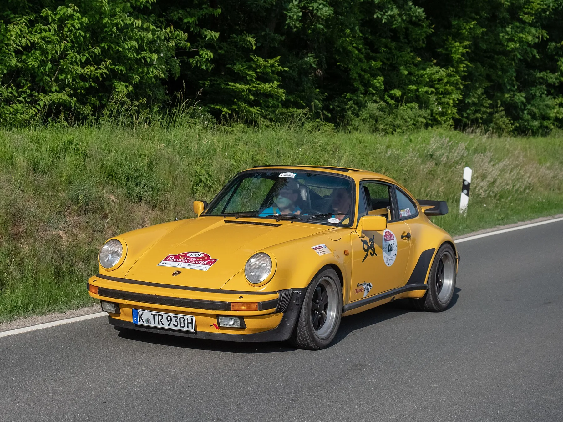 Source photograph of a 911 Turbo