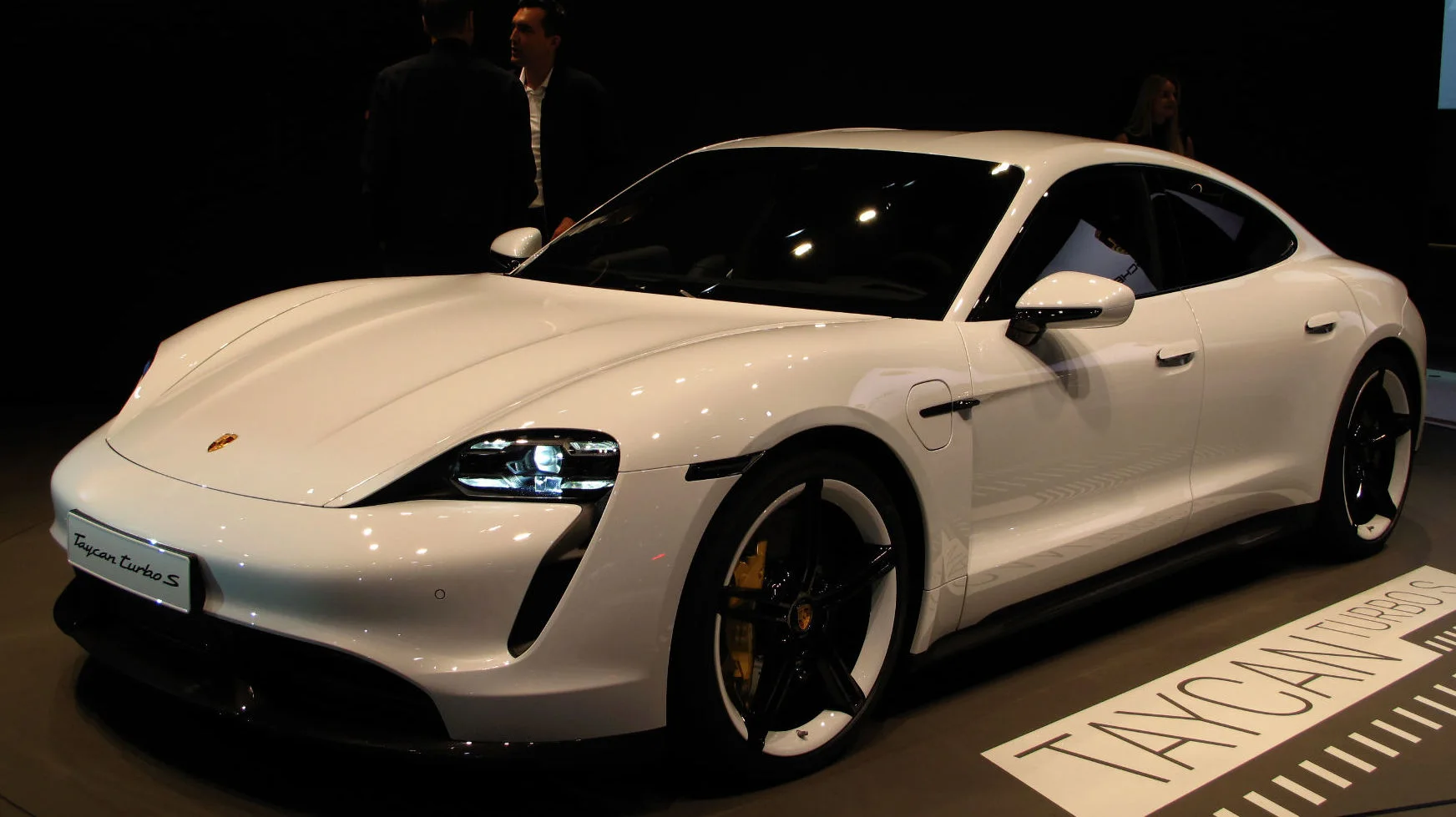 Source photograph of a Taycan Turbo S
